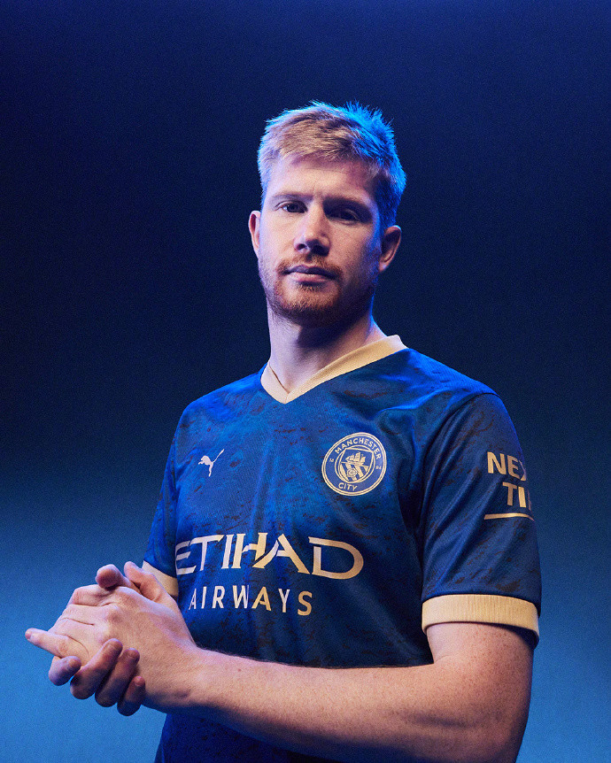 火箭与开拓者交易四名球员及选秀权，换得阿夫迪亚，以解决薪资压力和阵容调整。