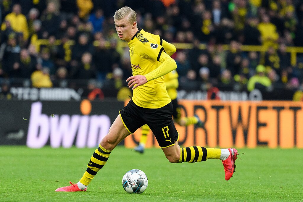 终于！维拉发布海报庆祝赛季首胜，此前六场未尝一胜（维拉发布海报庆祝赛季首胜，终结六场不胜）