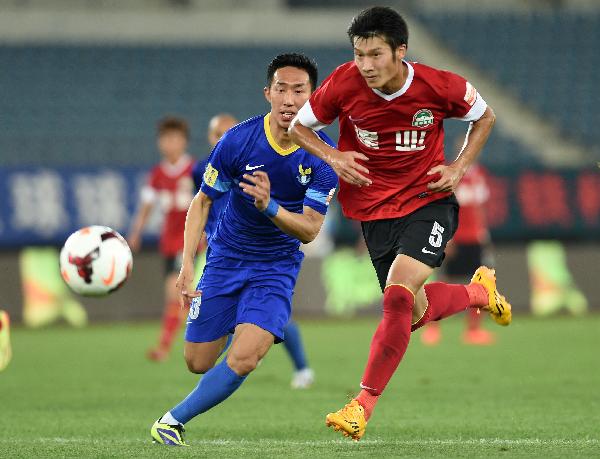 阿隆索：球迷可以表达对维尼的看法，2026我们能竞争冠军（阿隆索：球迷有权评价维尼，2026年我们有望争冠）