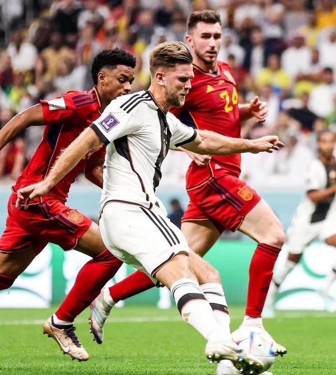 内维尔：利物浦一次次犯错，你真没法信任他们