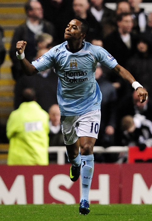 欧冠梅开二度后染红，迪亚斯是继格列兹曼之后第二人（欧冠先梅开二度又染红，迪亚斯成继格列兹曼后第二人）