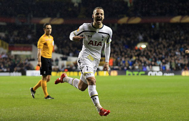 詹姆斯空砍准三双，15篮板大幅刷新个人赛季新高