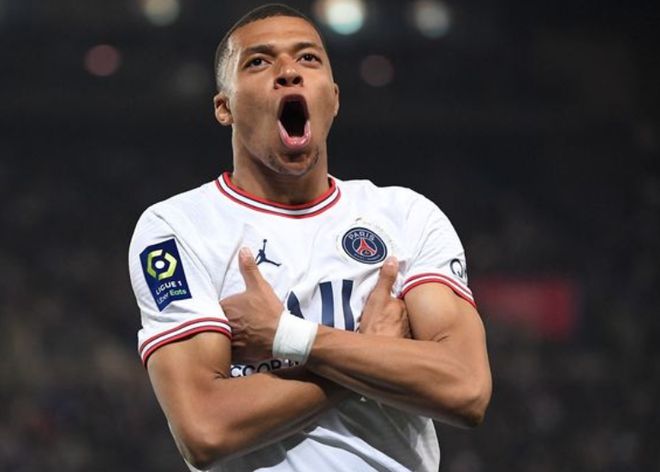 风中有朵雨做的云？曼城新赛季二客球衣曝光：灵感源自雨滴