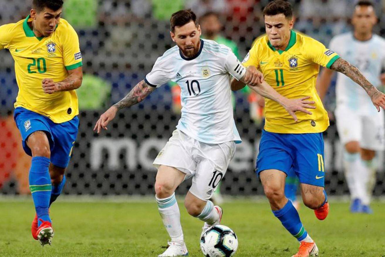 查洛巴问答：在足球界第一个朋友是芒特；第一件球衣是大罗的