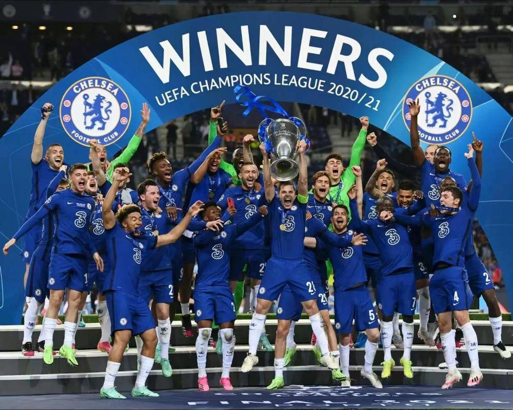 马卡：皇马2025年以零冠黯然收官，是一个充满动荡的体育赛季（马卡：2025年皇马无冠收官，动荡之年的落幕）