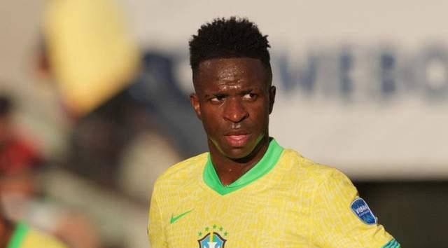 2进2出，再见利物浦！曝英超名帅空降，欧冠功勋离队（2入2出，利物浦告别！英超名帅上任，欧冠功臣离队）