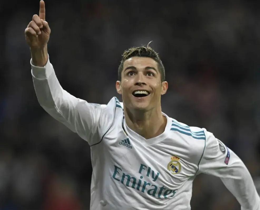 电讯报：前扑克牌手博德领导的财团获准优先竞标谢周三（电讯报：前职业扑克手博德领衔的财团获谢周三优先竞标资格）