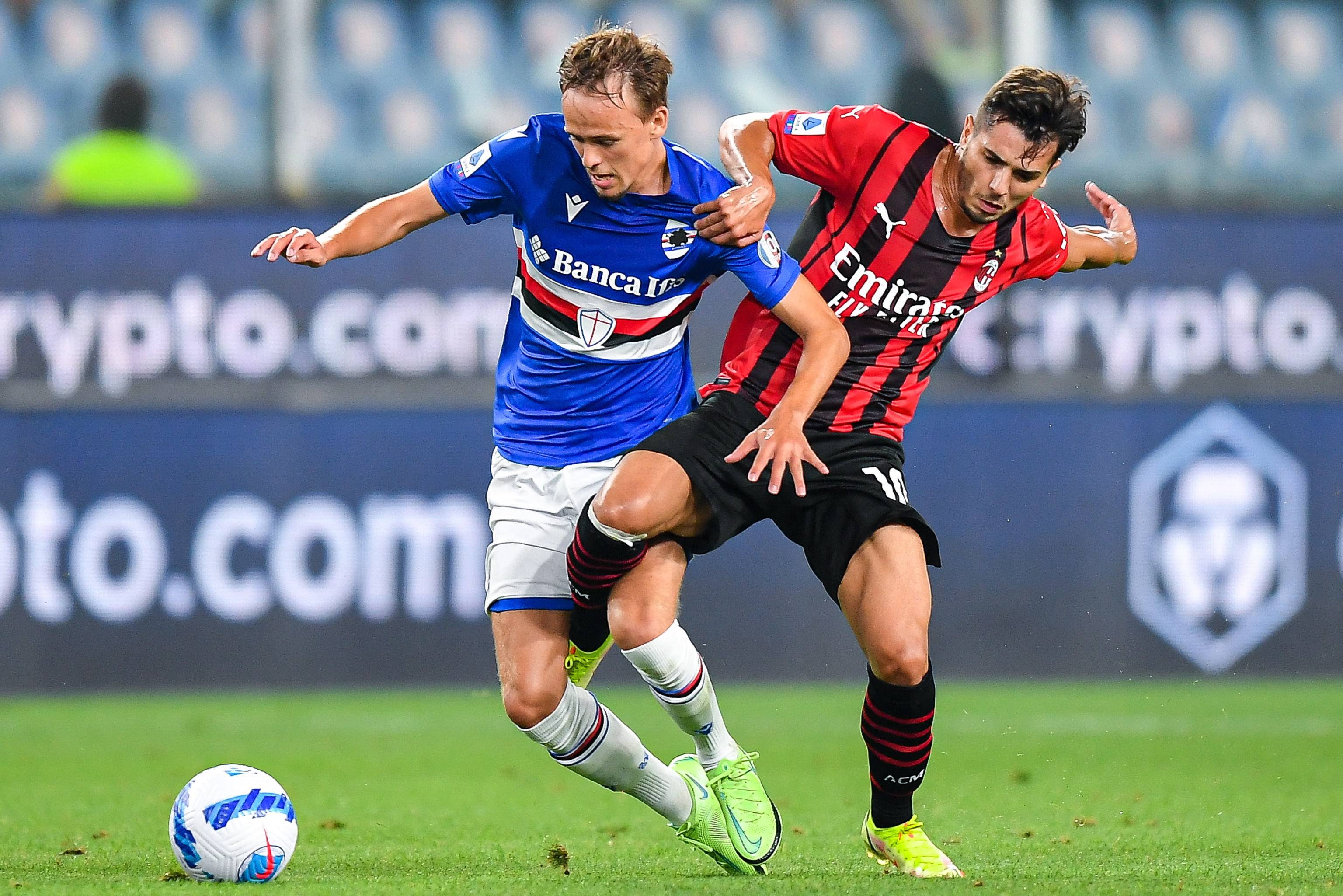 苏格兰女足队长卡思伯特与中国队比赛时头部受伤，被紧急送医