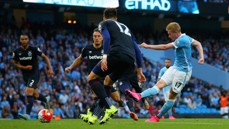 他刚在踢上港的比赛爆发，就被老东家解约离队，球迷建议来中超