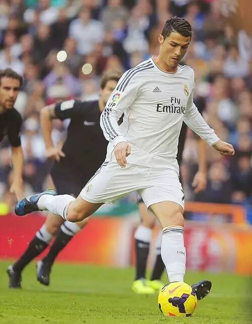 四川男篮球员段睿骐术后康复良好，或转会广东宏远，引发欠薪争议。