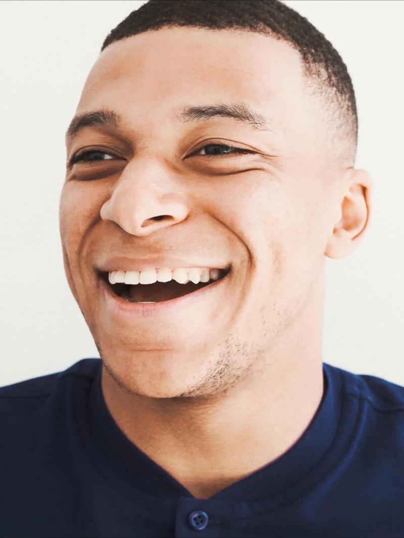 周末战巴萨！国王杯赛后一瘸一拐，安东尼：放心，有时间恢复