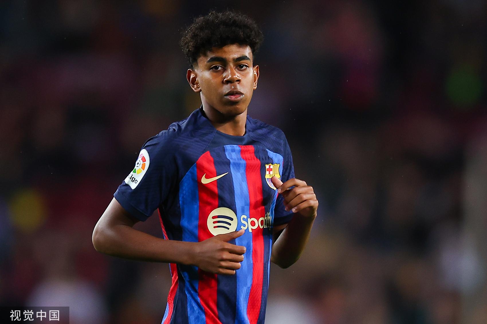 体坛联播｜斯洛特首度公开回应萨拉赫，曼联4比1大胜狼队